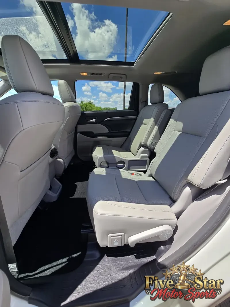 2018 Toyota Highlander Limited AWD photo 14