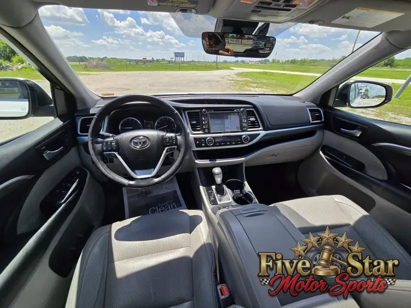 2018 Toyota Highlander Limited AWD photo 13