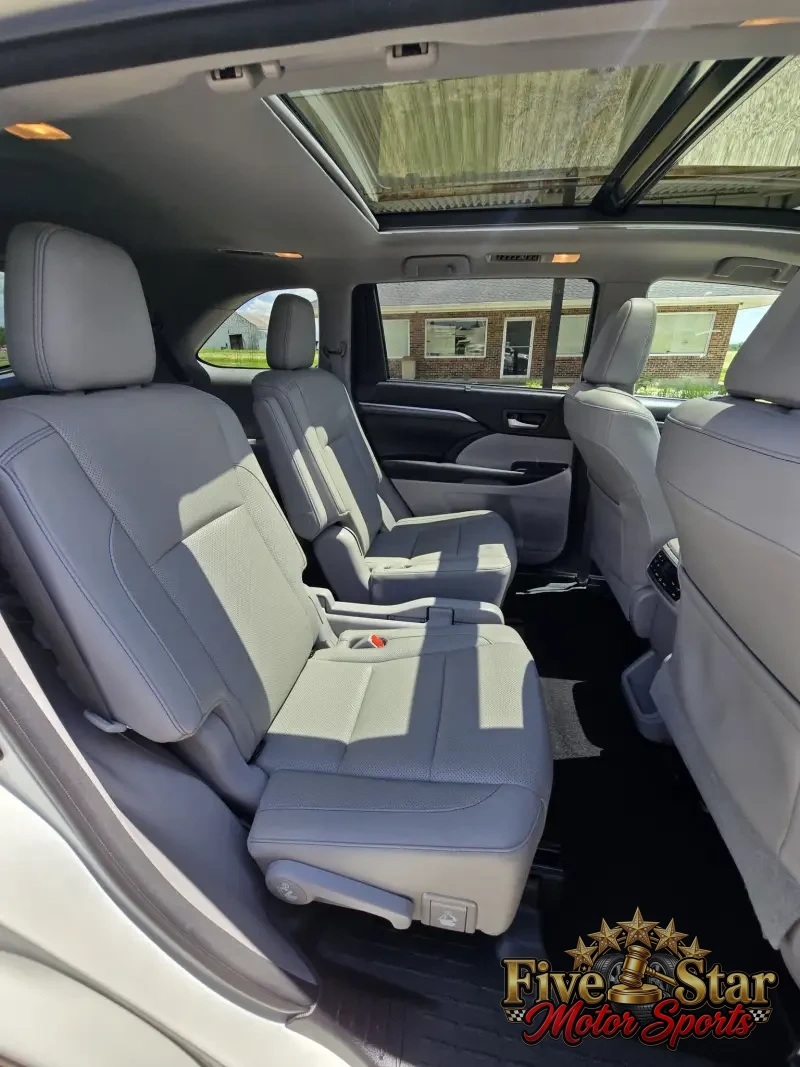 2018 Toyota Highlander Limited AWD photo 9
