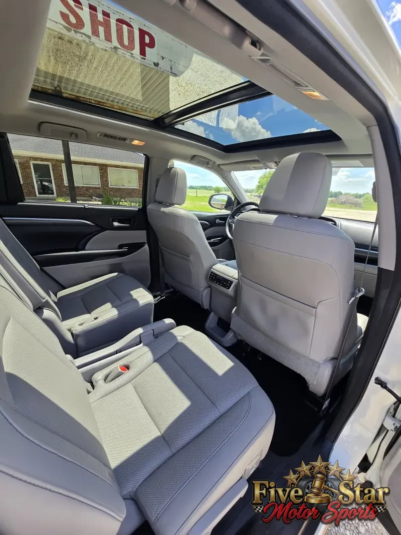 2018 Toyota Highlander Limited AWD photo 7