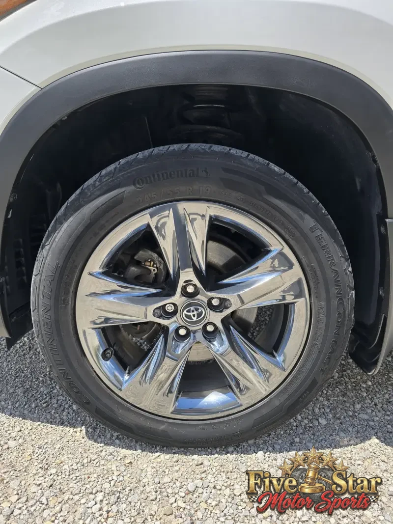 2018 Toyota Highlander Limited AWD photo 32