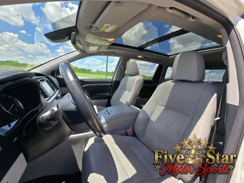 2018 Toyota Highlander Limited AWD photo 24