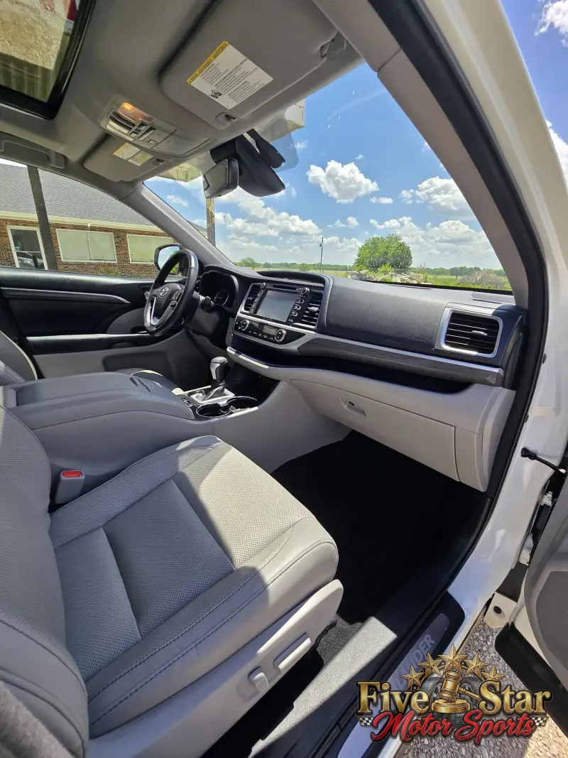 2018 Toyota Highlander Limited AWD photo 6