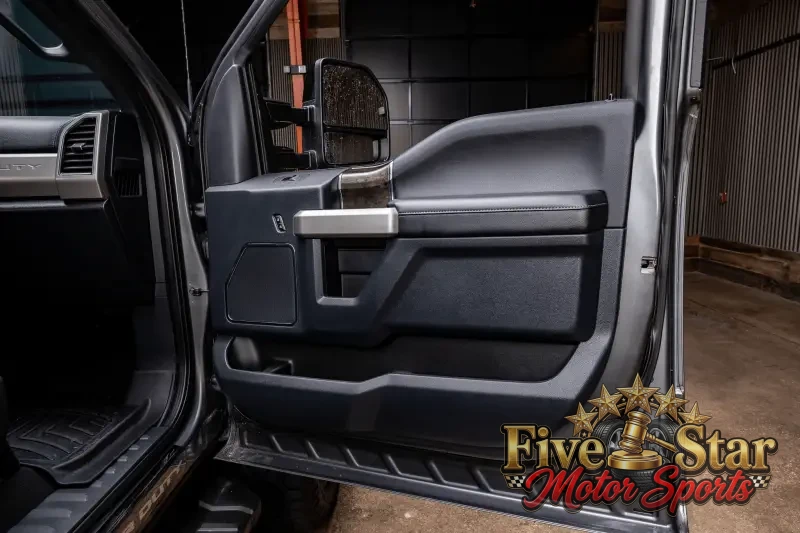 2022 Ford F250 Lariat photo 20