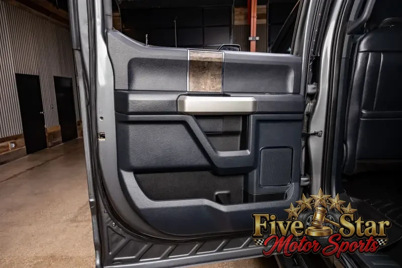 2022 Ford F250 Lariat photo 23