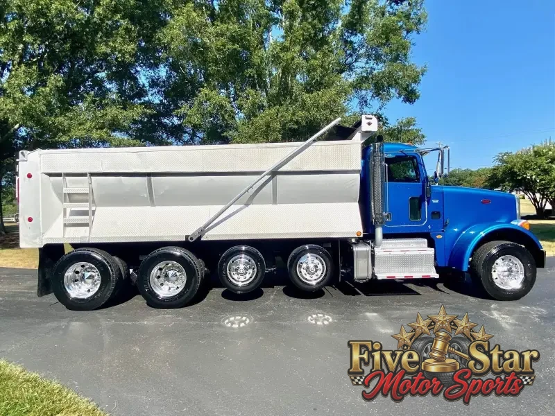 2014 Peterbilt 367 Dump Truck photo 14