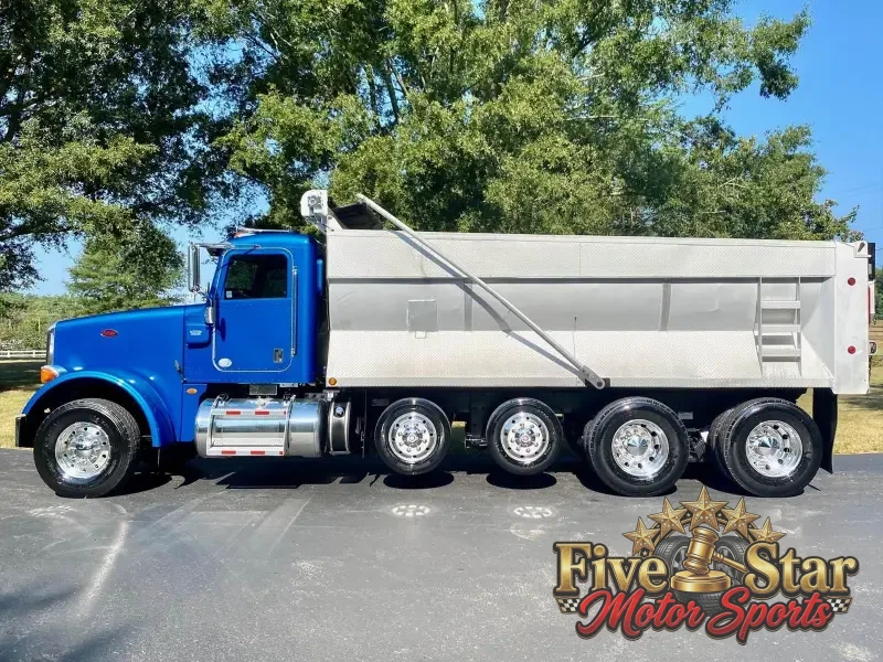 2014 Peterbilt 367 Dump Truck photo 12