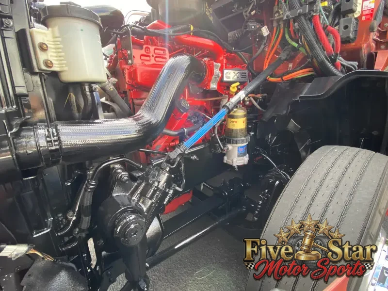 2018 International LT photo 19