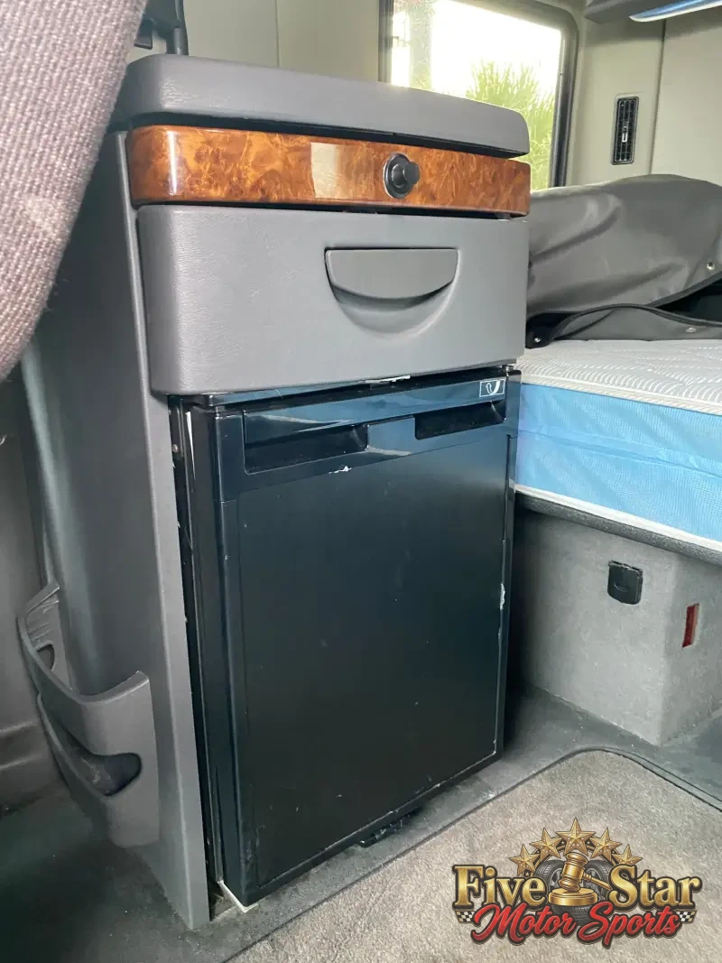 2018 International LT photo 16