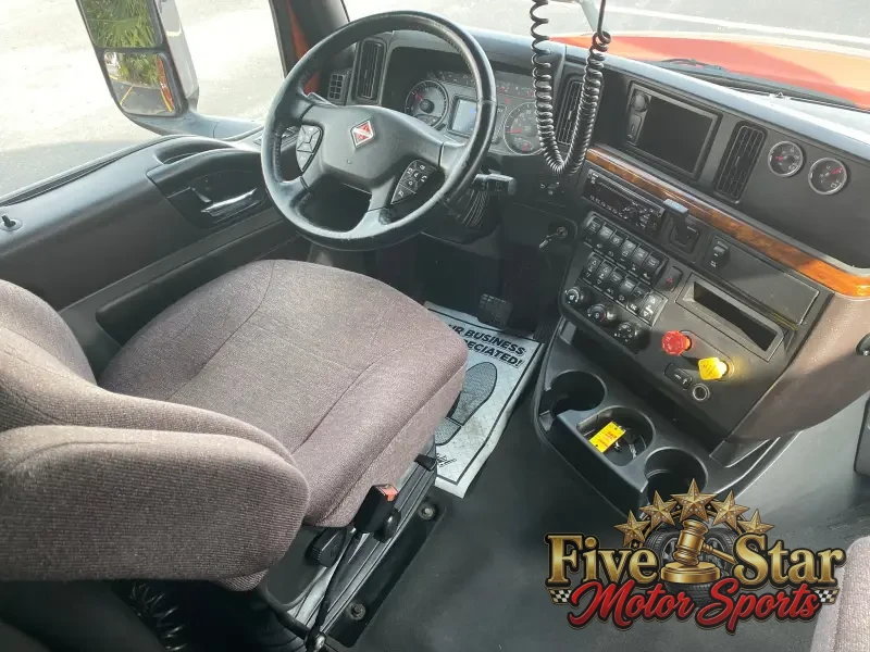 2018 International LT photo 34