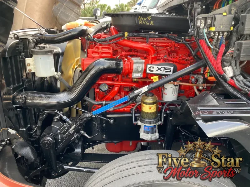 2018 International LT photo 42