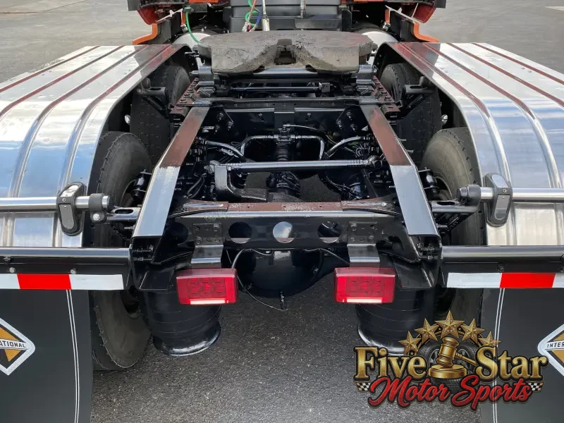 2018 International LT photo 36