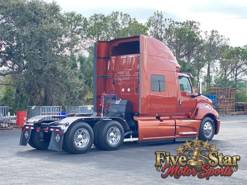 2018 International LT photo 6