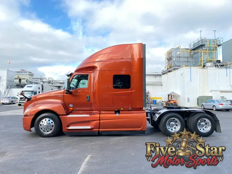 2018 International LT photo 38