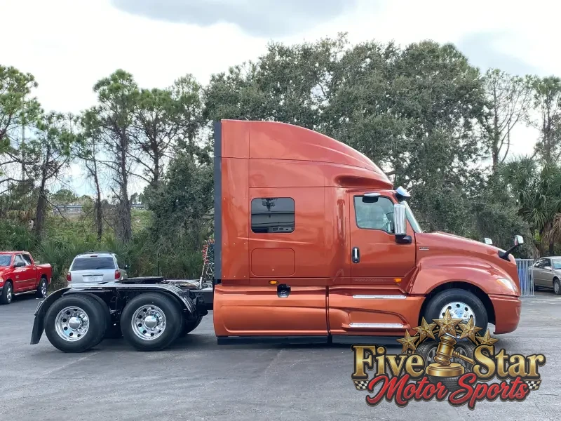 2018 International LT photo 40