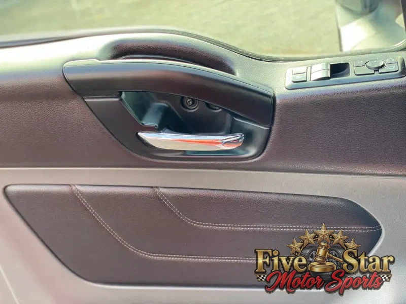 2018 International LT photo 29