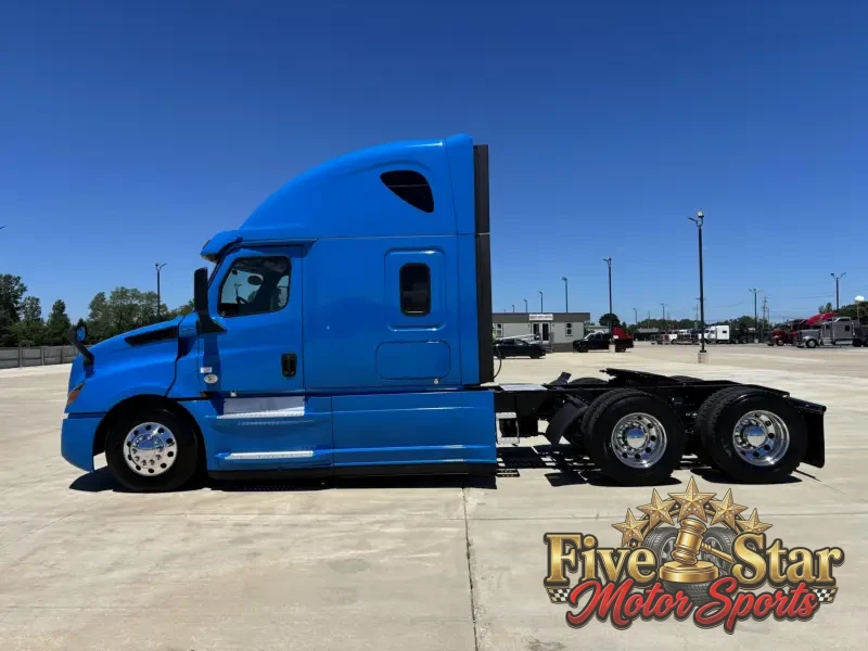 2020 Freightliner Cascadia 126 photo 25