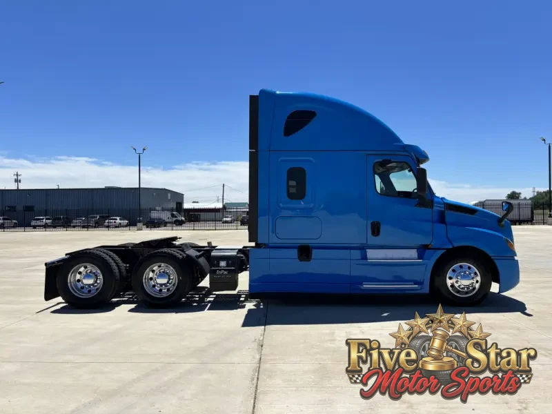 2020 Freightliner Cascadia 126 photo 22