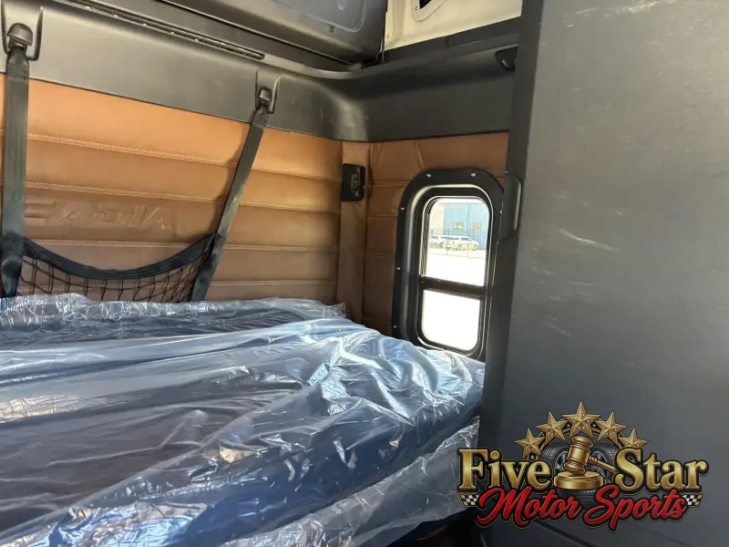 2020 Freightliner Cascadia 126 photo 8