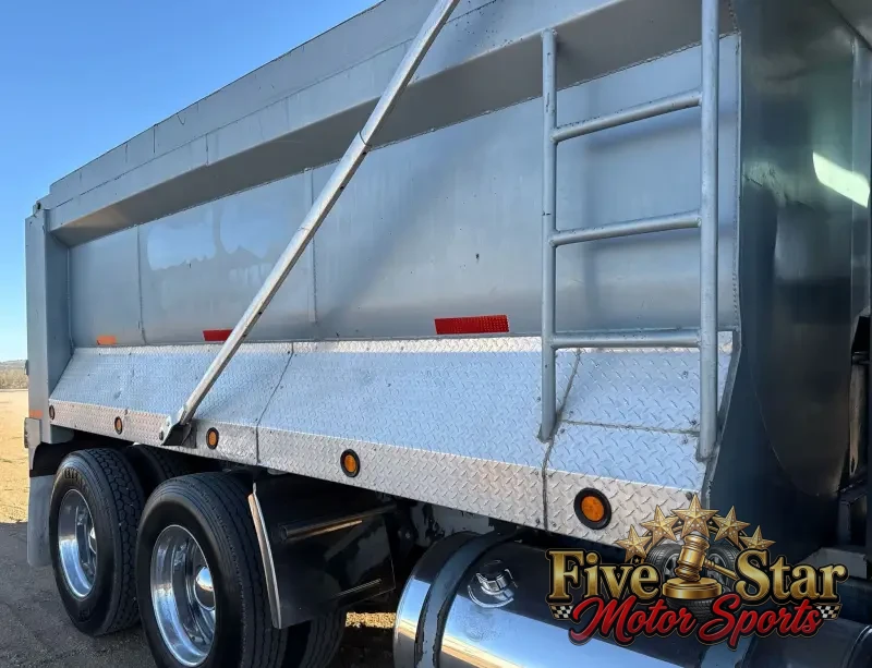 2013 Freightliner Coronado Dump Truck photo 17
