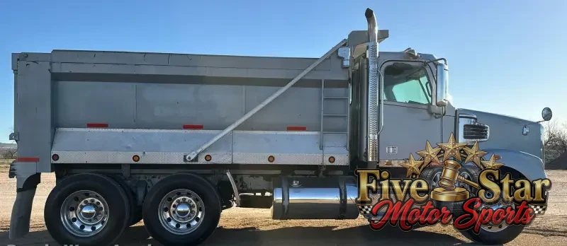 2013 Freightliner Coronado Dump Truck photo 4