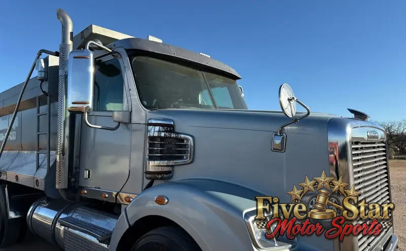 2013 Freightliner Coronado Dump Truck photo 14