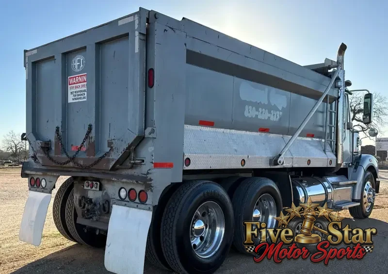 2013 Freightliner Coronado Dump Truck photo 5