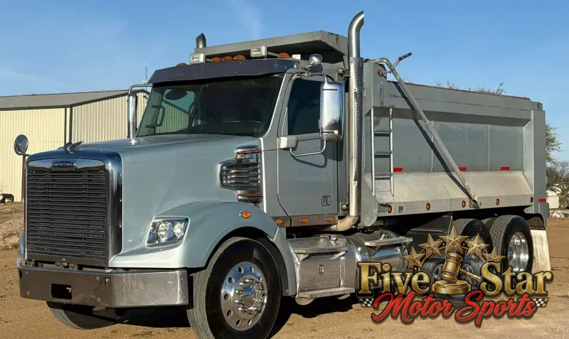 2013 Freightliner Coronado Dump Truck photo 1