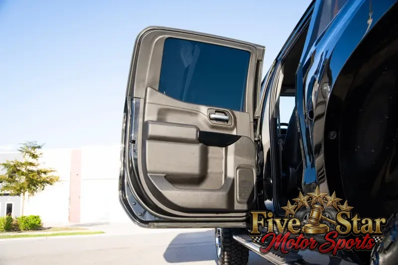 2022 Chevrolet Silverado 1500 RST photo 7