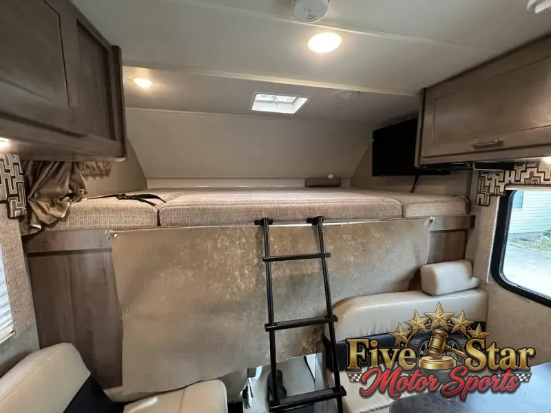 2018 Winnebago Spirit 25B photo 22