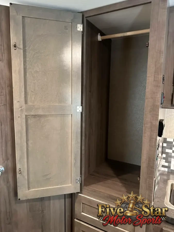 2018 Winnebago Spirit 25B photo 14