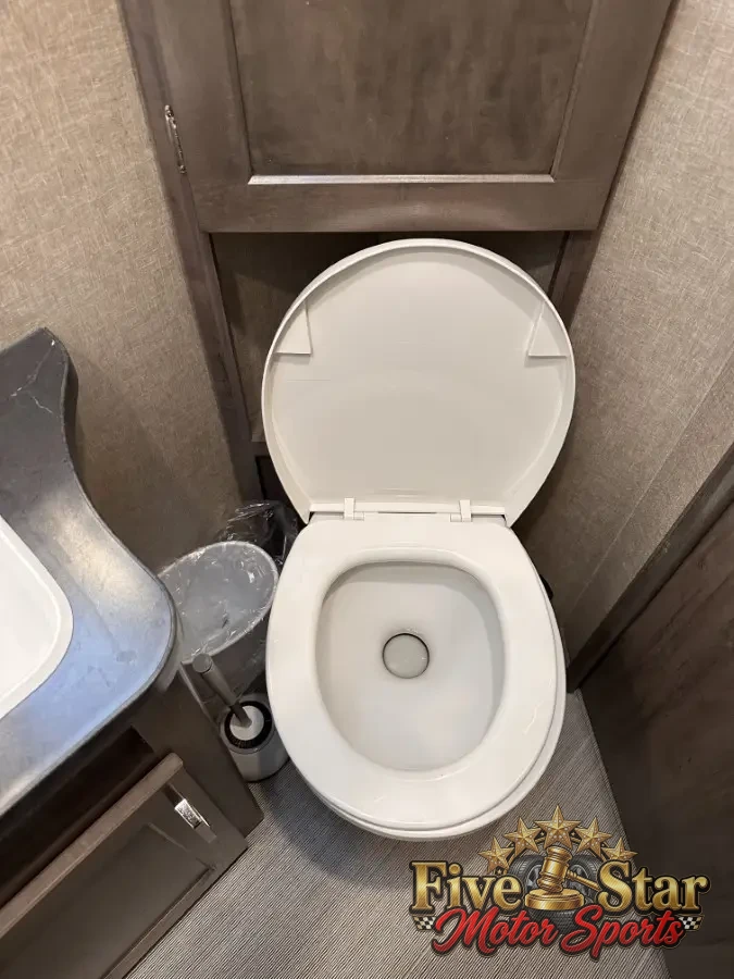 2018 Winnebago Spirit 25B photo 9