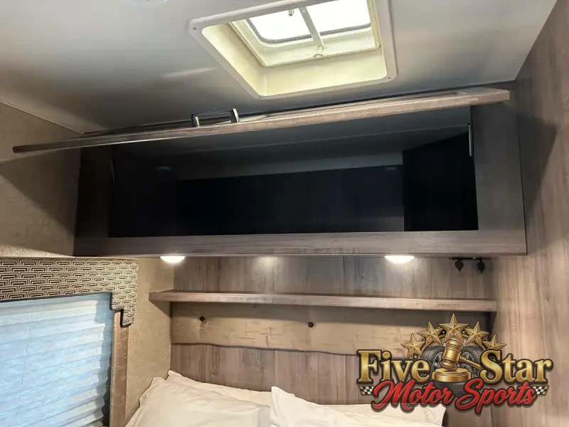 2018 Winnebago Spirit 25B photo 20