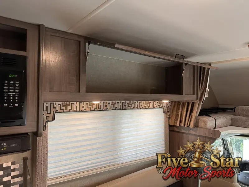 2018 Winnebago Spirit 25B photo 25