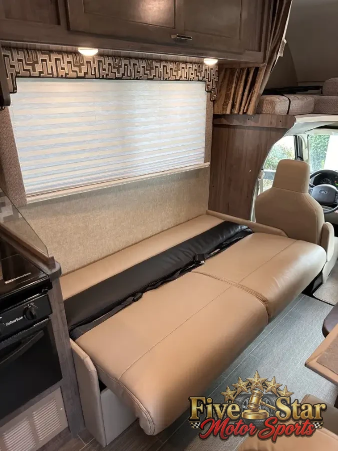 2018 Winnebago Spirit 25B photo 15