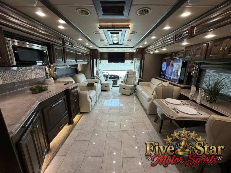 2018 Tiffin Phaeton 40IH photo 67