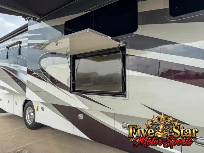 2018 Tiffin Phaeton 40IH photo 57