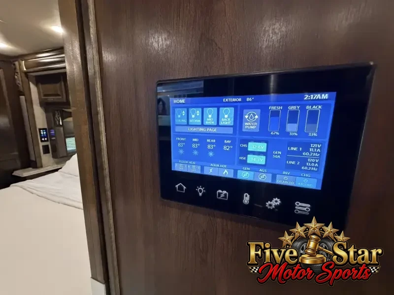 2018 Tiffin Phaeton 40IH photo 18