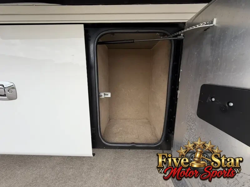 2018 Tiffin Phaeton 40IH photo 51