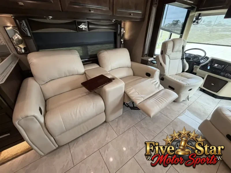 2018 Tiffin Phaeton 40IH photo 23