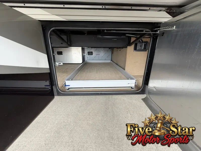 2018 Tiffin Phaeton 40IH photo 54