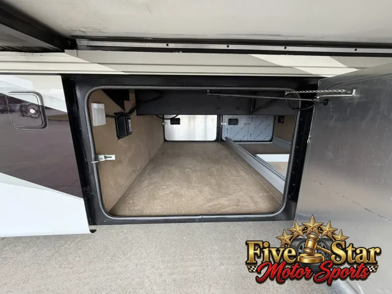 2018 Tiffin Phaeton 40IH photo 52