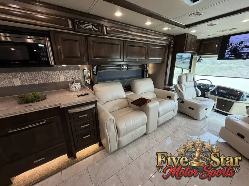 2018 Tiffin Phaeton 40IH photo 35