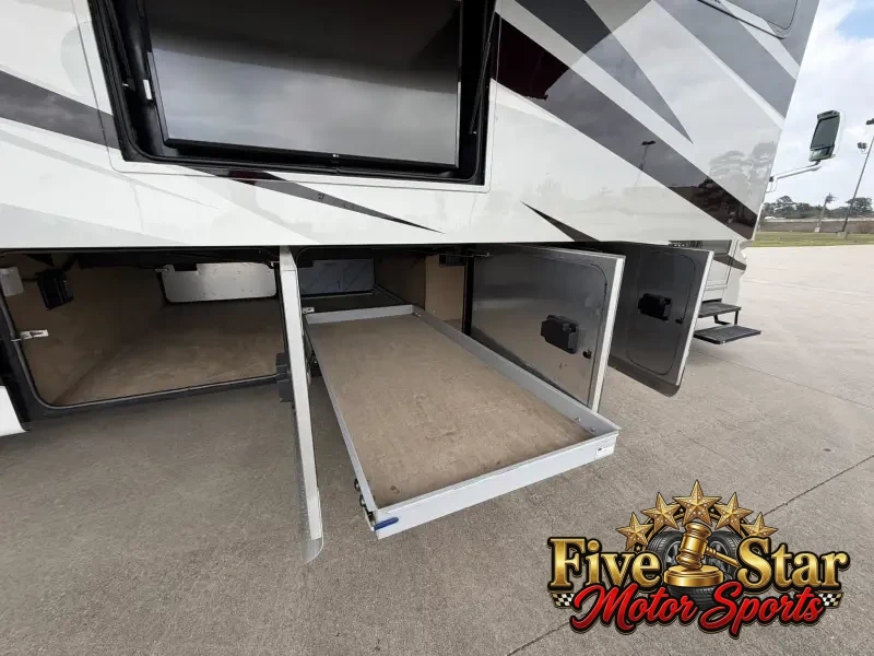 2018 Tiffin Phaeton 40IH photo 55