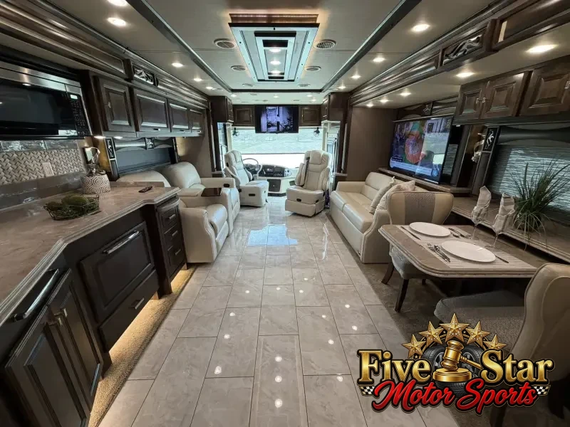 2018 Tiffin Phaeton 40IH photo 4