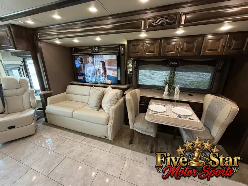 2018 Tiffin Phaeton 40IH photo 36
