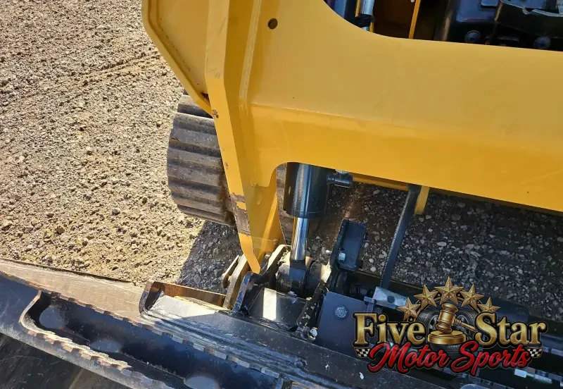 2019 Caterpillar 239D photo 17
