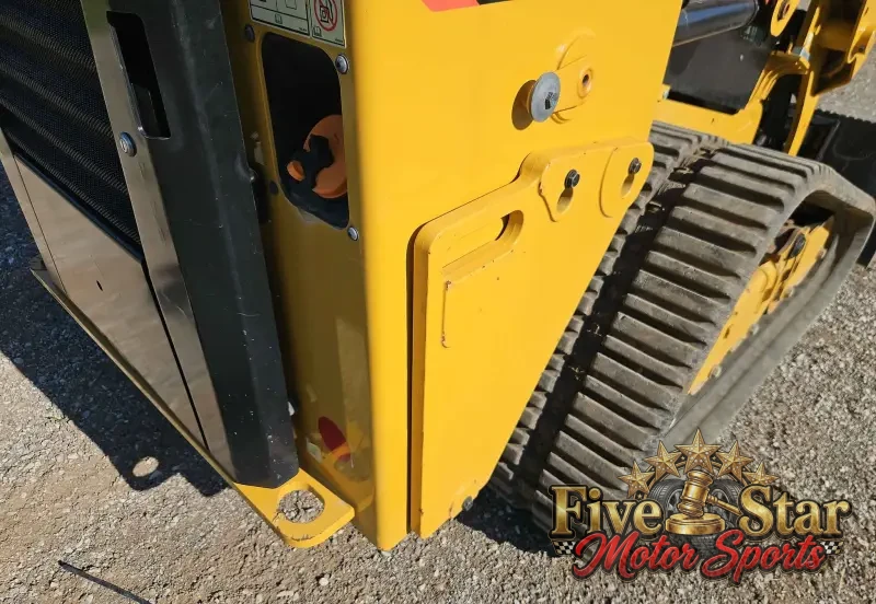 2019 Caterpillar 239D photo 23