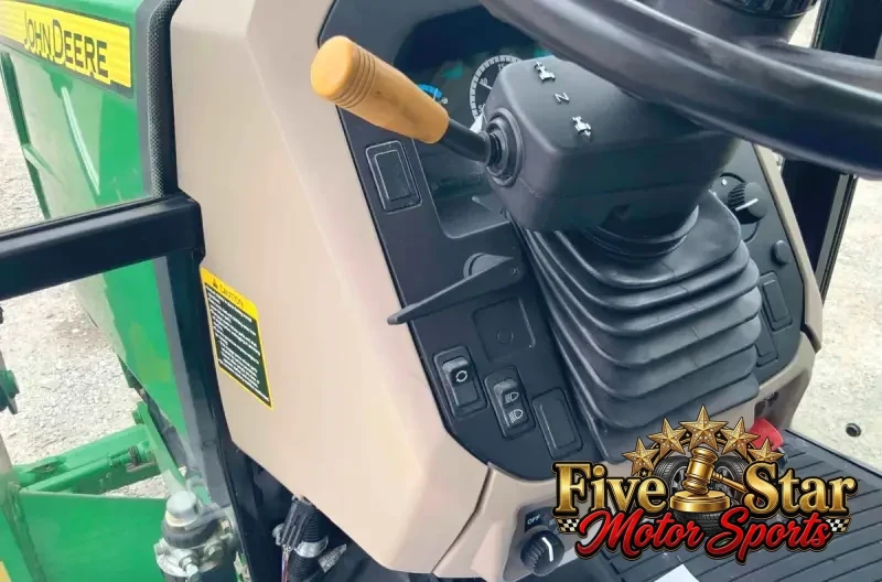 2013 John Deere 5100E MFWD photo 3