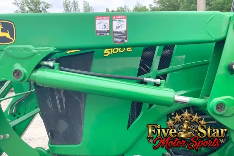 2013 John Deere 5100E MFWD photo 63